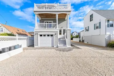 Image de Beautiful home in Spray Beach with 4 Bedrooms, Internet and WiFi