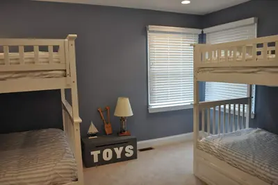 5 bedroom accommodation in Loveladies