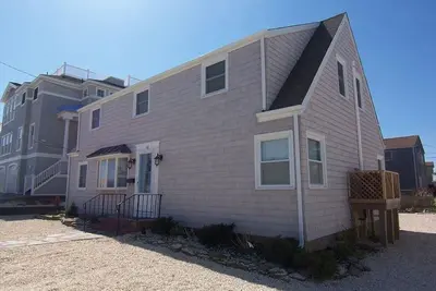 Image de 1st Floor Duplex - 1 Off The Ocean