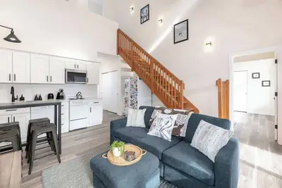 Image de Riverside Lodge Condo with Mountain & River Views!