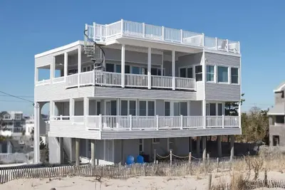 Image de Ocean front home in Loveladies nice and private with fantastic ocean views.