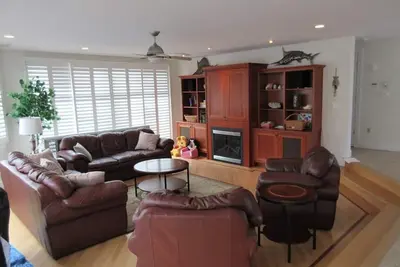 Image de Beautiful Loveladies home close to the beach with a pool.