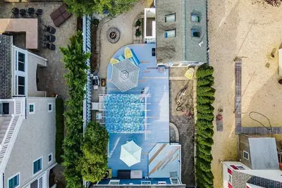 Image de Cozy Home for Family of Four!