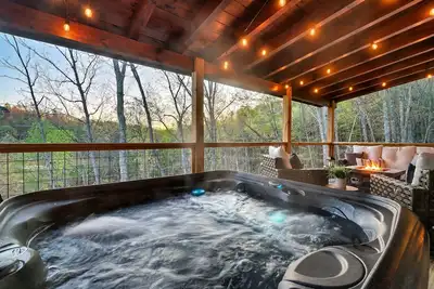Image de Relax'd Retreat Couples Cabin with Hot Tub-Fire Pit-View-Deck
