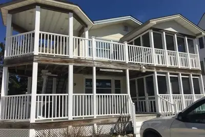 Image de Second Floor Oceanside Condo