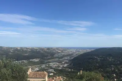 Image de Appartement 3 pièces dans le ciel, vue mer