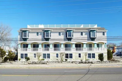 Image de Fabulous condo with bay views!