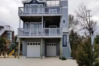 Image de 5 Br, 3rd from the ocean