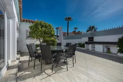 Casa Marissa, Contemporary 4 Bed Villa in Central Puerto Banus