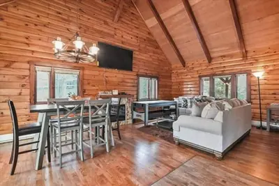 Image de Cozy Pocono Wooded Cabin Oasis | Firepit