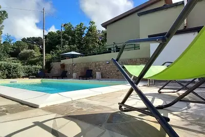 Image de At 9 km from the city you can reach the peace of the villa in the countryside