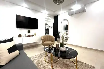 Image de Vacation Family Home-5min from Sti airport sleep 6 WiFi +Netflix