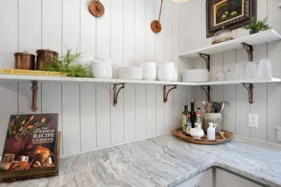 Image de Historic Spanish Revival Home- 10 min from the beach!