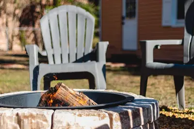 Image de Pet Friendly-Newly remodeled Ybor City themed home with huge gazebo and firepit.