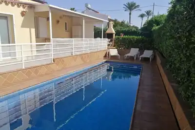 Image de Quiet and bright villa 300 M from the beach