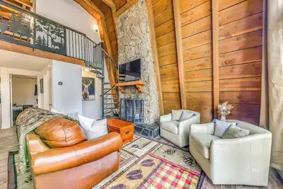 Image de Cozy Ruidoso Cabin Rental w/ Private Hot Tub!