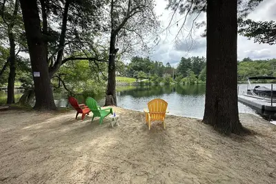 Image de A 125 year old lake property & you won’t believe it! Great fishing spot!