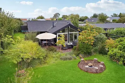 Image de Belle maison de 2 chambres à Strøby