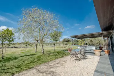 Image de Villa surrounded by greenery with swimming pool and tennis - 10 minutes from the beach