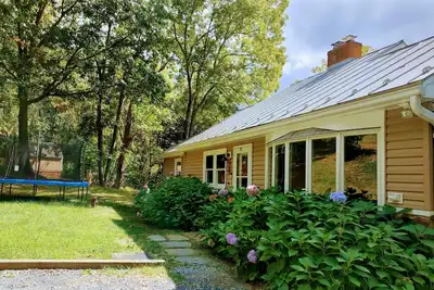 Image de Hidden Gem on Hidden Valley Lane