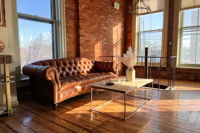 Image de Loft 40 Swanky Urban Retreat w/ ample space 6, 000sq/ft, minutes from Downtown