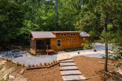 Image de Secluded cozy tiny cabin on the water with fire pit and private dock