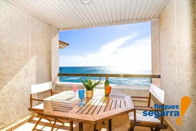 Image de Appartement de 3 chambres, sur le front de mer!