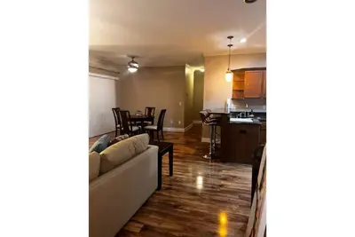 Image de Cozy & Comfy Apartment!