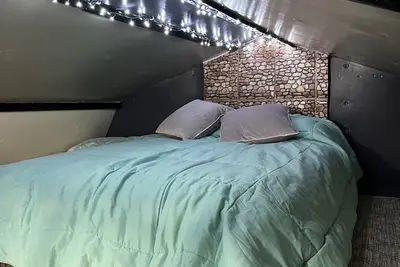 Image de Holy Moly looking for small family to spend time. Sleeps 5