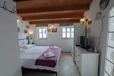 Image de Garçonnière prés de la plage Valun, Cres (As-20860-a)