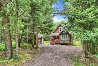 Image de Charming Colville Cottage with King Bed/Deck/Pet Friendly!