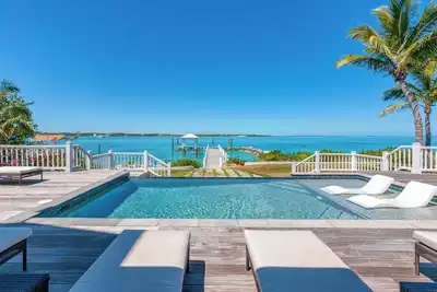 Image de Islands Away: Your Private Bahamian Waterfront Retreat