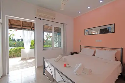 Image de Appartement 'Andromaches Sea View Studio 3' avec vue sur la mer, Wi-Fi et climatisation