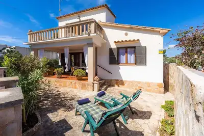 Image de Maison de vacances 'Casa Can Pinyol' avec terrasse privée, Wi-Fi et climatisation