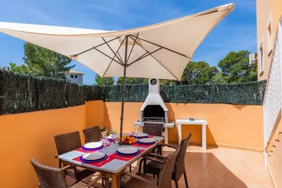 Maison de vacances 'Eulalia Beach' avec terrasse privée, Wi-Fi et climatisation