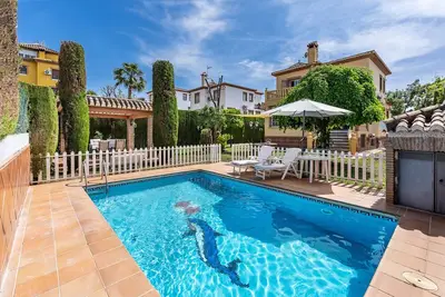 Image de Maison de vacances 'Cypress House' avec piscine privée, Wi-Fi et climatisation