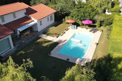 Image de Grande Maison familiale 8 personnes avec piscine privée sans vis à vis.