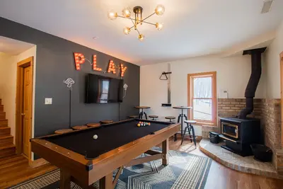 Image de 6br Huge Family Cabin - Game Room, Modern, Views!