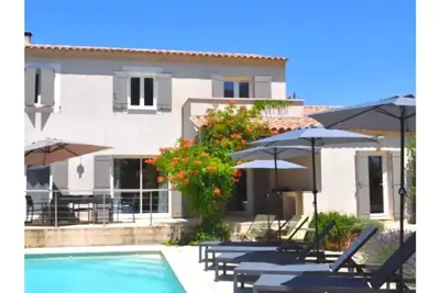 Image de Provence Mon Amour is located close to the authentic village St Saturnin les Apt