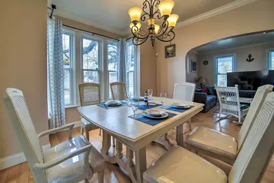 Image de 1 Block to Bridge Street: Lake Erie Vacation Home!