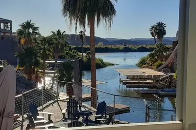 Image de New! Water Front River House With Private Dock.