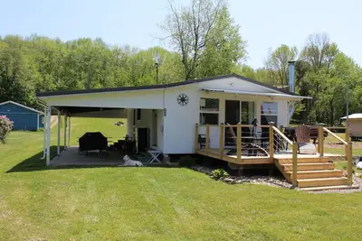 Image de Rushford Lake Waterfront Lake House with Private 50' Waterfront and Dock.