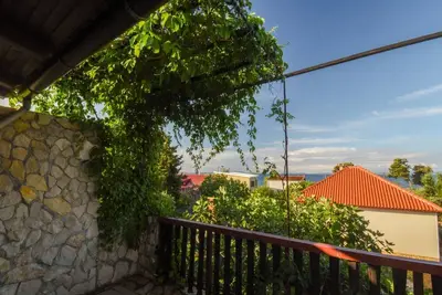 Image de Apartment Kostanjevac with Terrace and Sea View