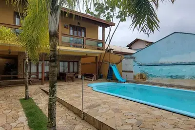 Villa with pool 150 m from the sea