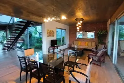 Image de Private neighborhood house near mountains and pool