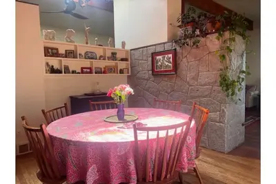 Image de Relaxing summer getaway with sunset views near lake