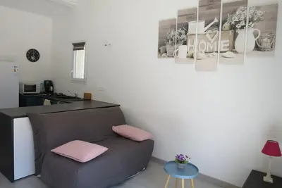 Image de Charmante maisonnette dans une propriété calme  en campagne proche Aix-Provence