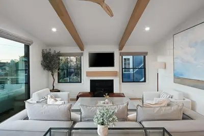 Image de Farmhouse Modern New Construction Duplex w/ Hot Tub | Ac | Bikes