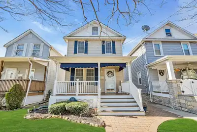 Image de Walk To The Beach from this lovely Belmar colonial