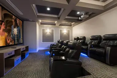 Image de Pandoras Retreat | Movie Theater, Game Room, Basketball Ct, Themed Rooms